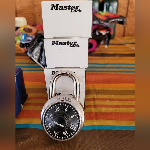 NIB Masterlock Combination Pad Lock - Picture 2 of 2